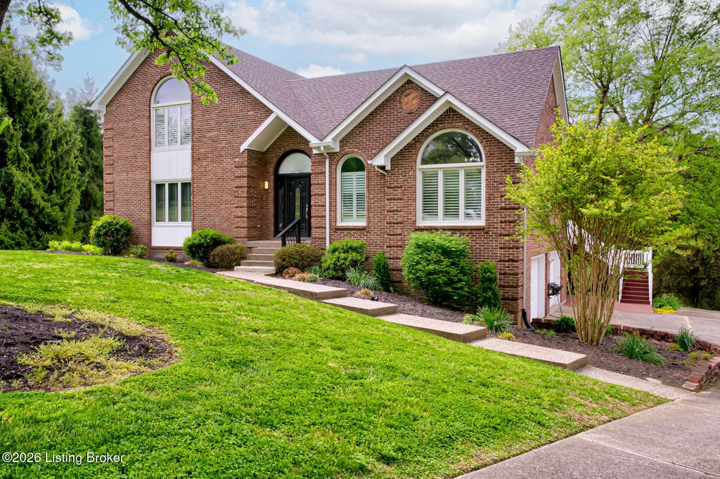 Photo of 1508 Colonial Ct, Goshen, KY 40026 (MLS # 1714211)