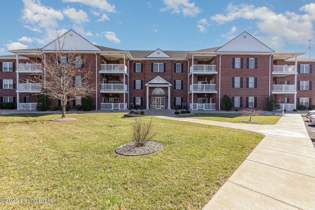 Photo of 141 Chase Way #207, Elizabethtown, KY 42701 (MLS # 1709691)