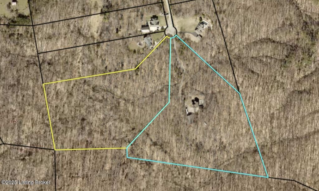 Photo of 710 Alyssa Brooke Dr, Shepherdsville, KY 40165 (MLS # 1700065)