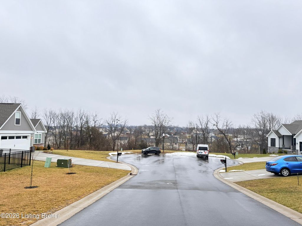 Photo of 6306 Pheasant Hill Ct, Louisville, KY 40229 (MLS # 1709088)