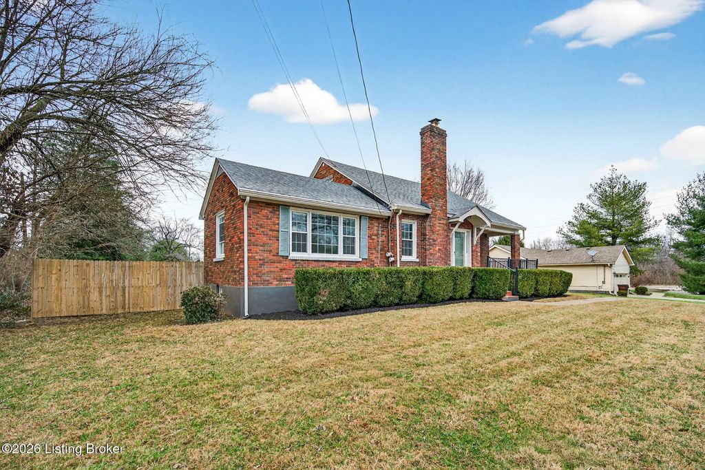 Photo of 10117 Whipps Mill Rd, Louisville, KY 40223 (MLS # 1707444)