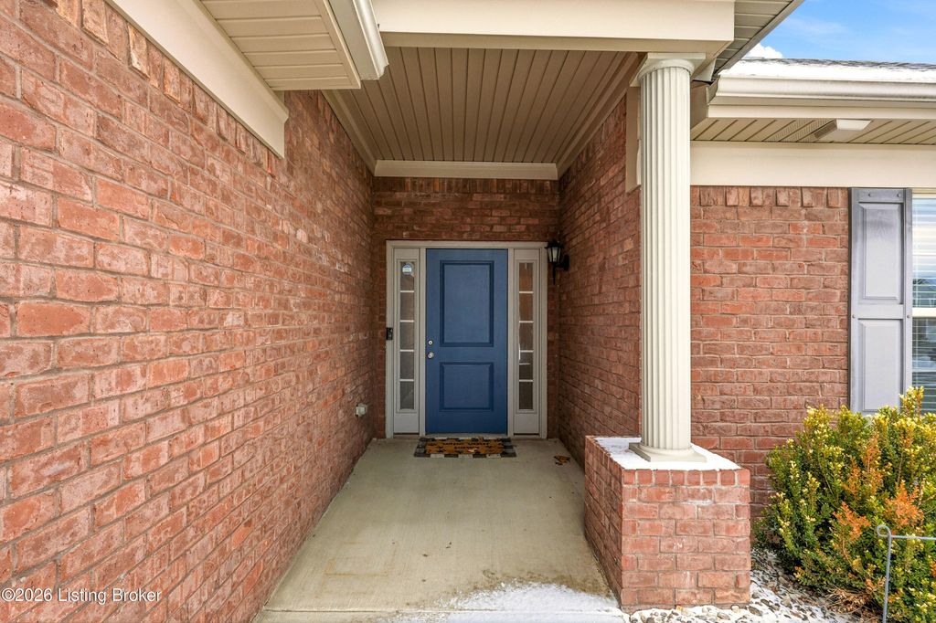 Photo of 524 Golden Wing Rd, Mt Washington, KY 40047 (MLS # 1707993)