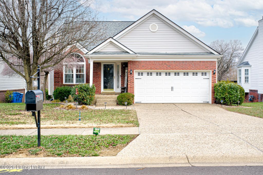 Photo of 724 Eastgate Village Pl, Louisville, KY 40223 (MLS # 1705975)