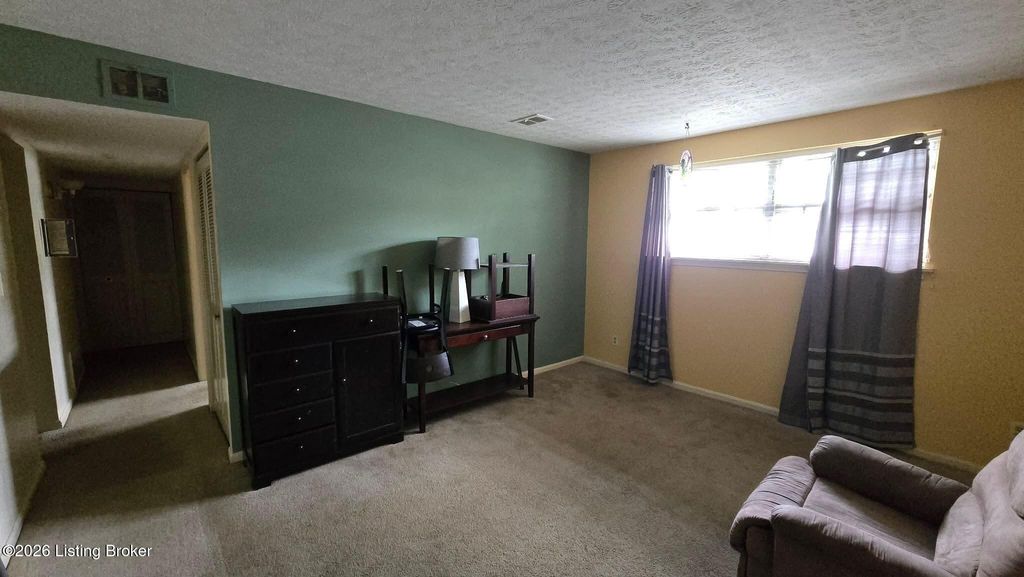 Photo of 306 Chanel Ct #APT 4, Louisville, KY 40218 (MLS # 1718571)