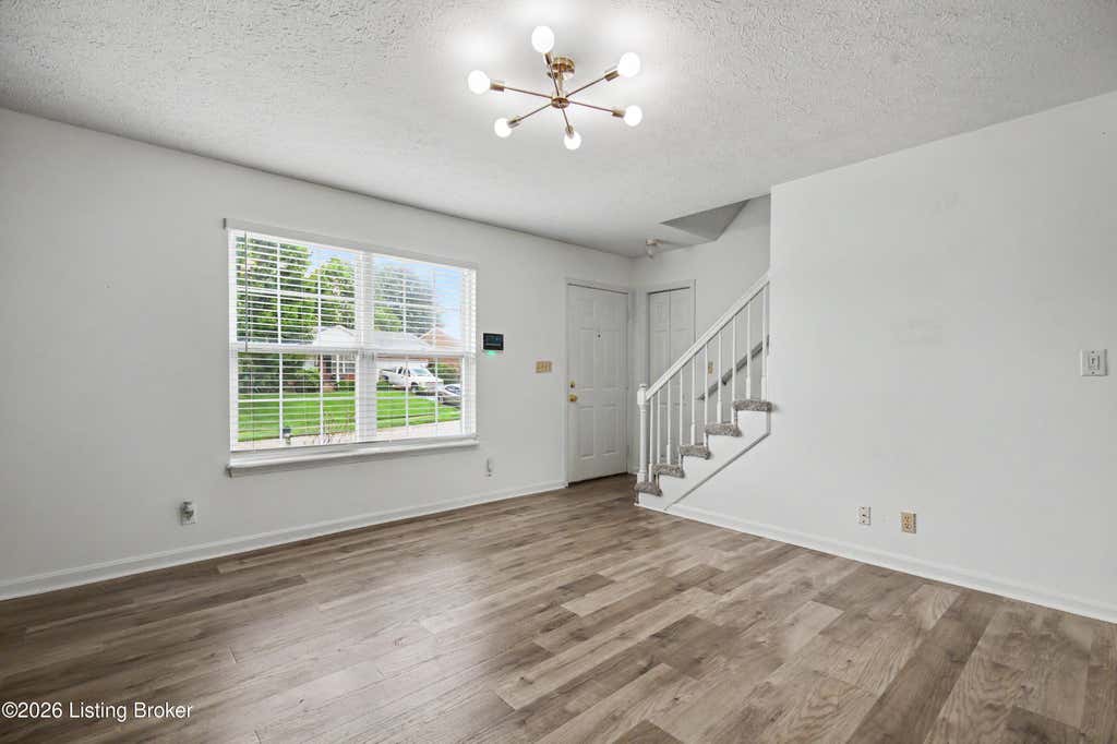 Photo of 3112 Pine Trace Ct, Louisville, KY 40272 (MLS # 1725300)