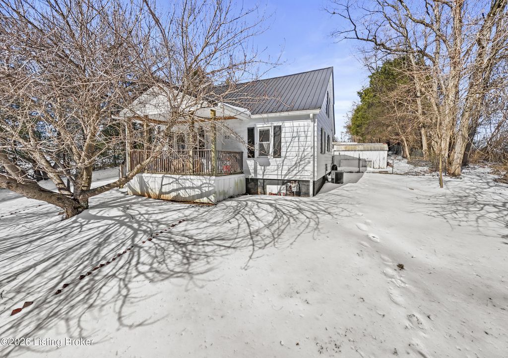 Photo of 713 Saint John Rd, Elizabethtown, KY 42701 (MLS # 1708858)