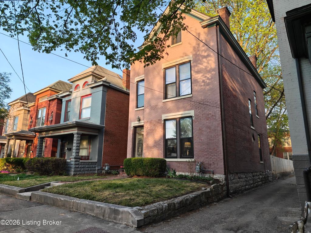 Photo of 1216 S Floyd St, Louisville, KY 40203 (MLS # 1713730)