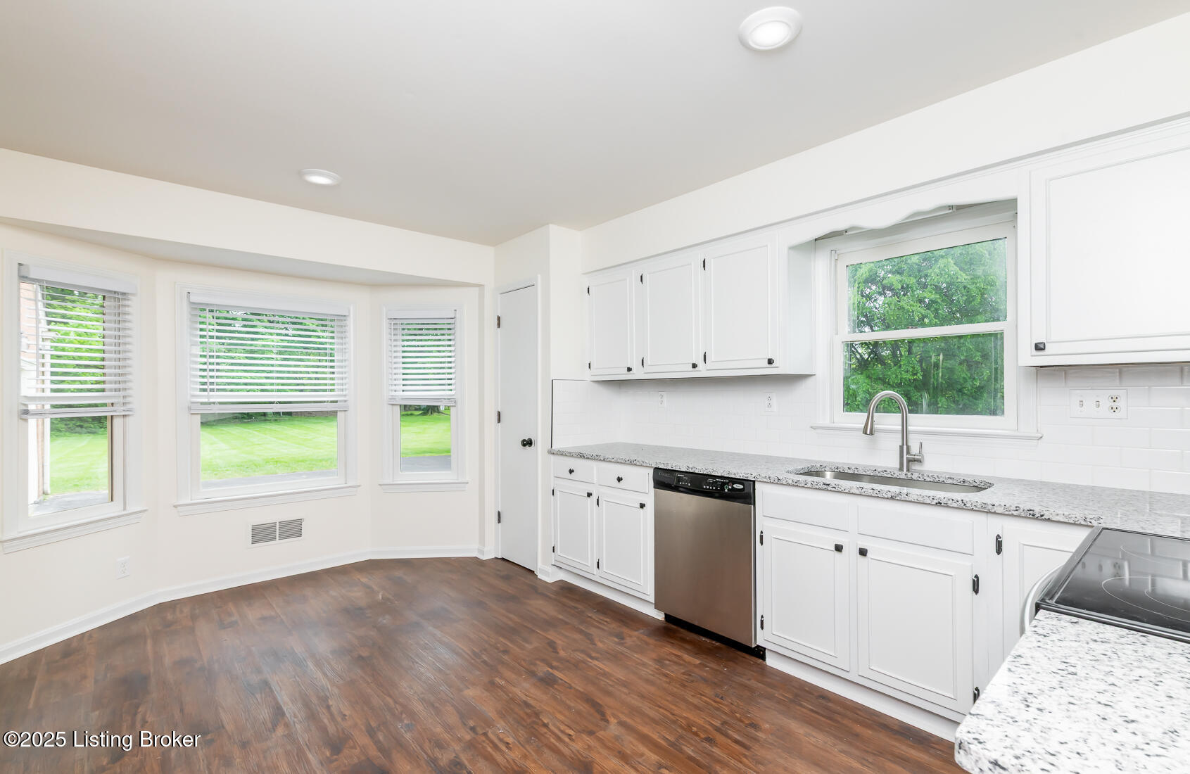 4002 Ciremos Terrace, Louisville, Pennsylvania image 17