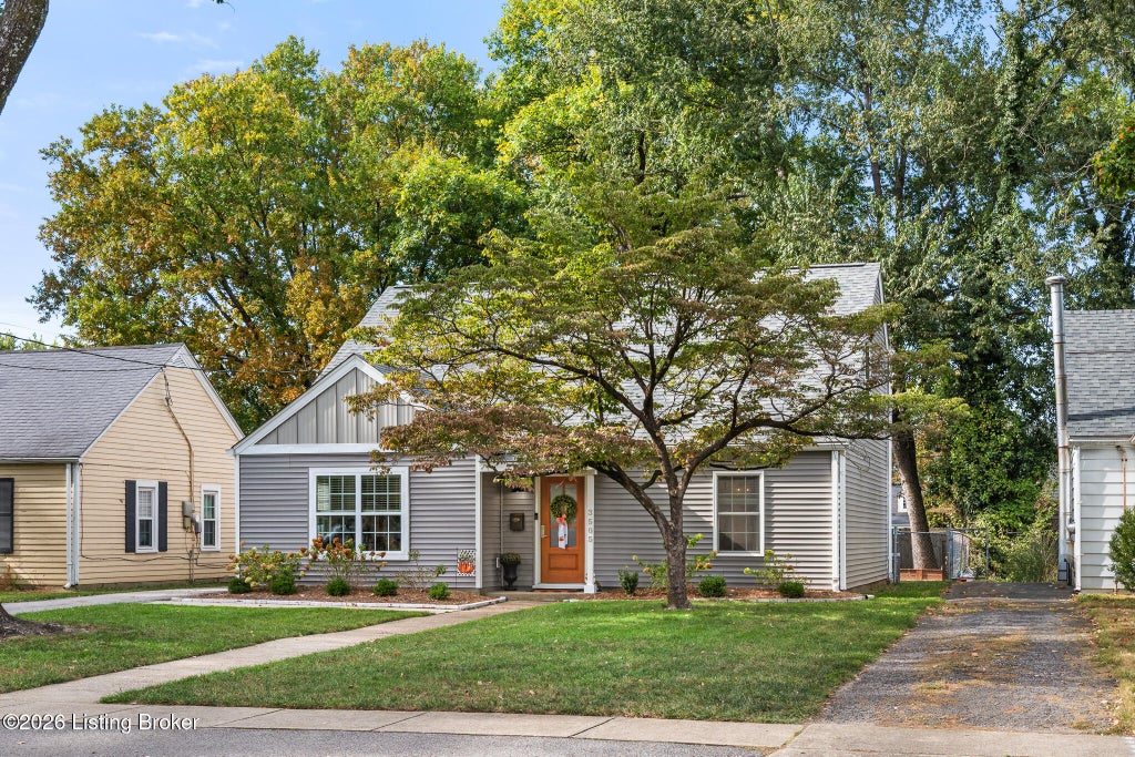 Photo of 3505 Nanz Ave, Louisville, KY 40207 (MLS # 1731693)