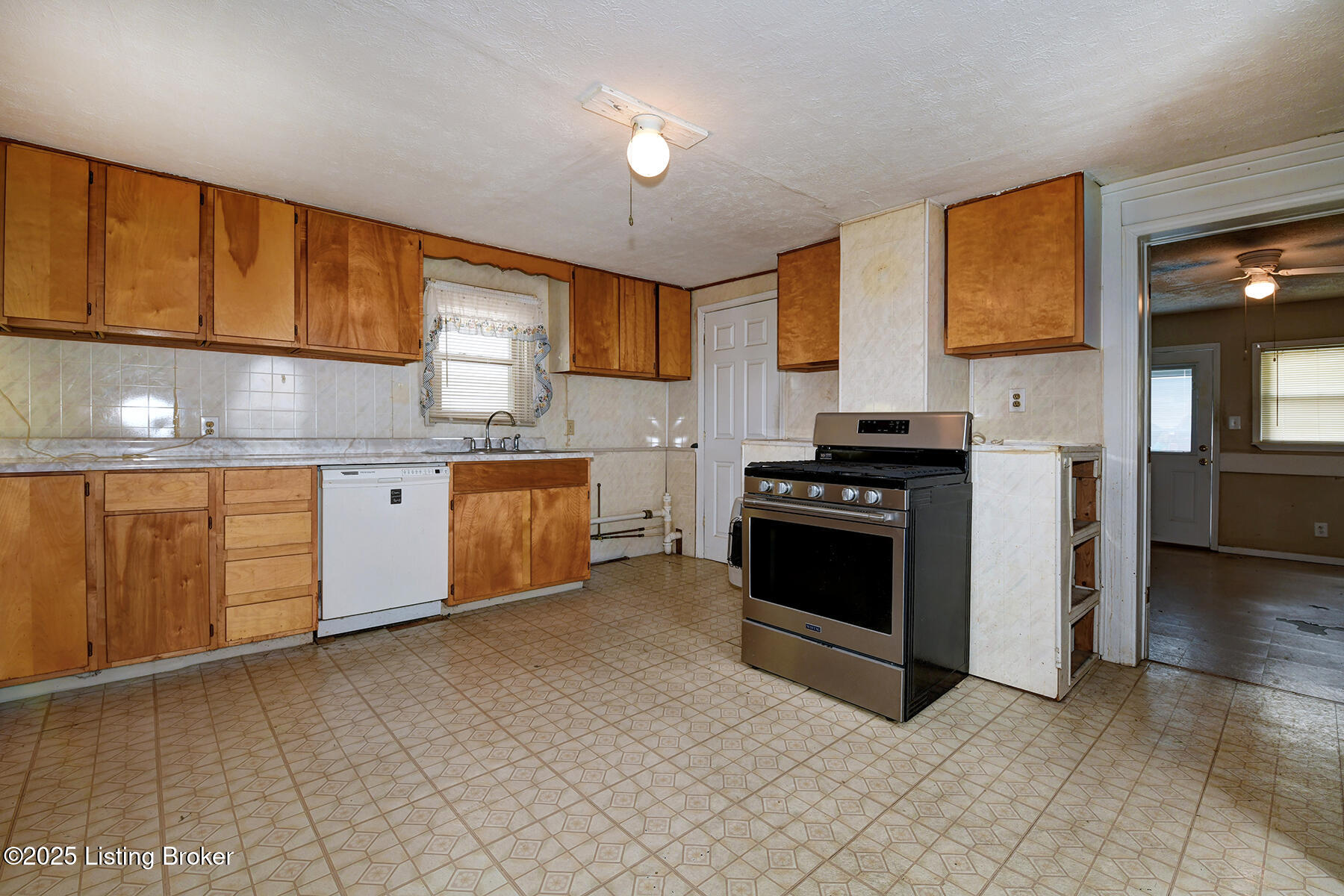 508 Lilly Ave, Louisville, Pennsylvania image 11
