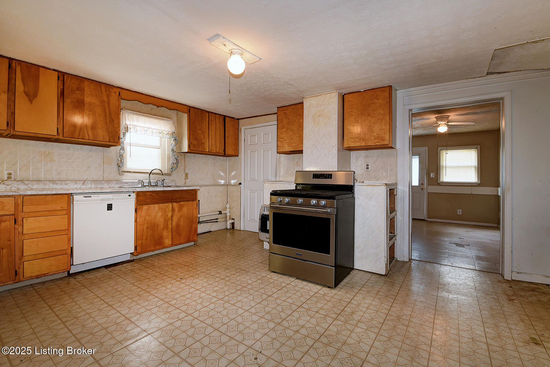 508 Lilly Ave, Louisville, Pennsylvania image 12