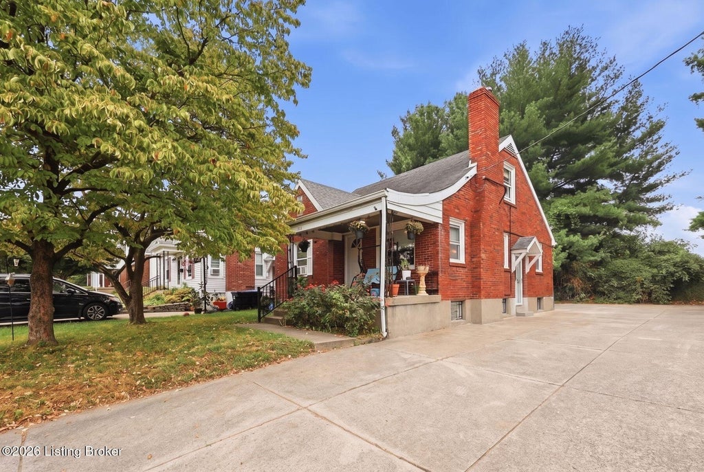 Photo of 708 Parkway Dr, Louisville, KY 40217 (MLS # 1730154)
