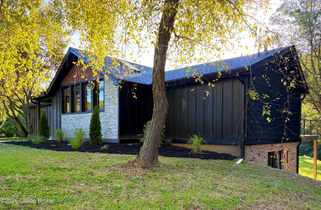 Photo of 232 McMakin-McMullen Rd, Shelbyville, KY 40065 (MLS # 1727092)