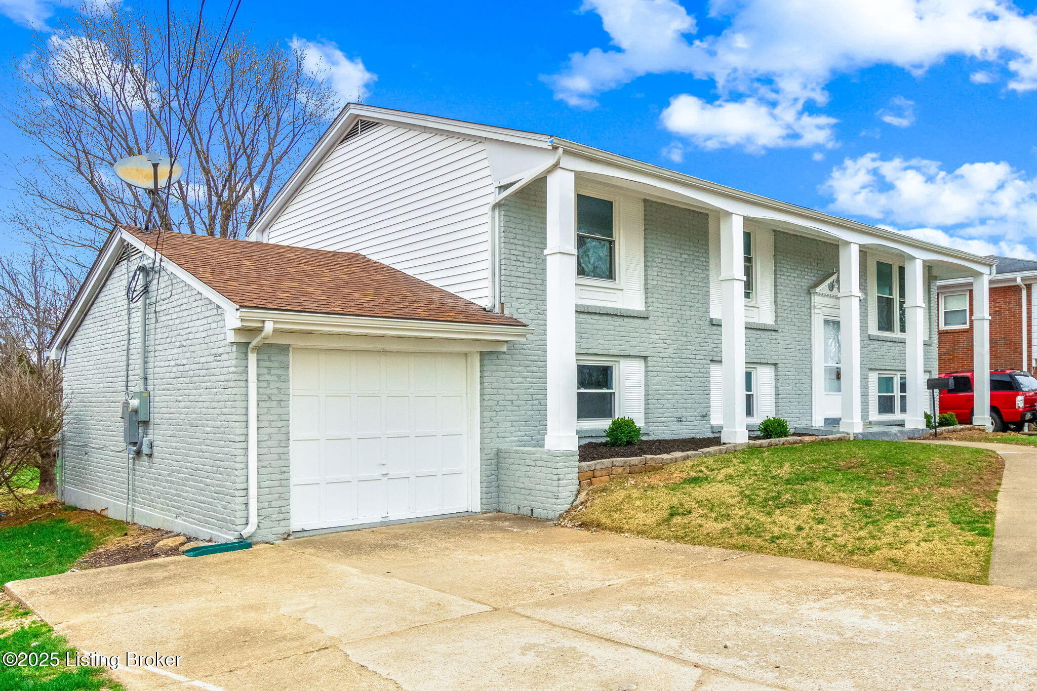 7007 Green Manor Dr, Louisville, Kentucky image 4
