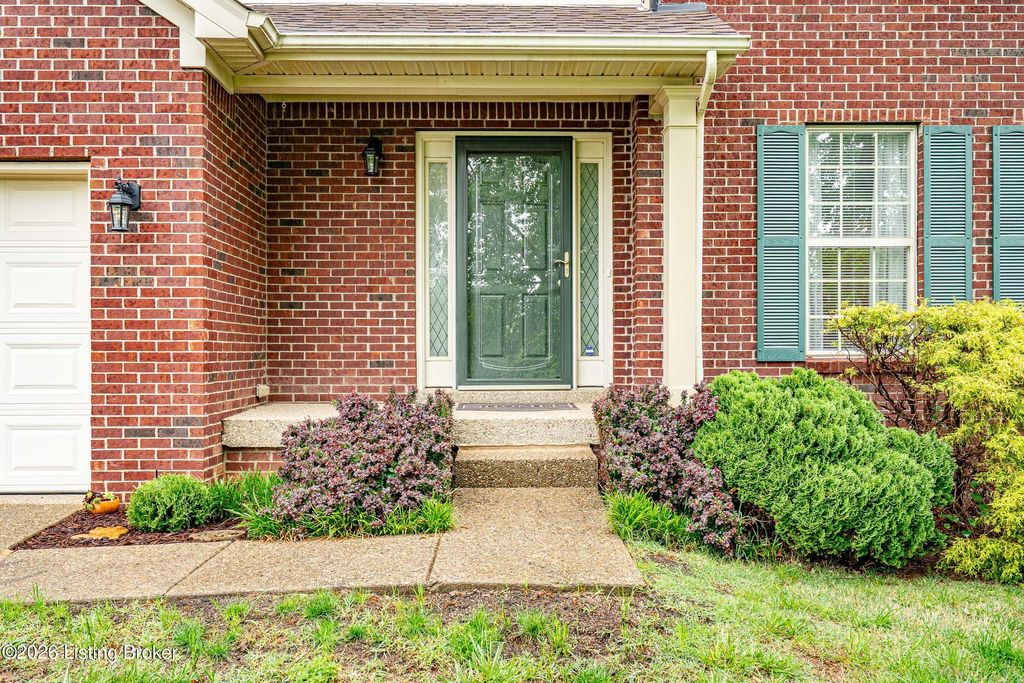 Photo of 16707 Summit Vista Way, Louisville, KY 40245 (MLS # 1716413)