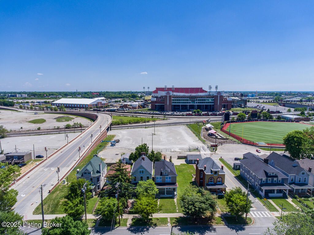 Photo of 2911 S 3rd St, Louisville, KY 40208 (MLS # 1701970)