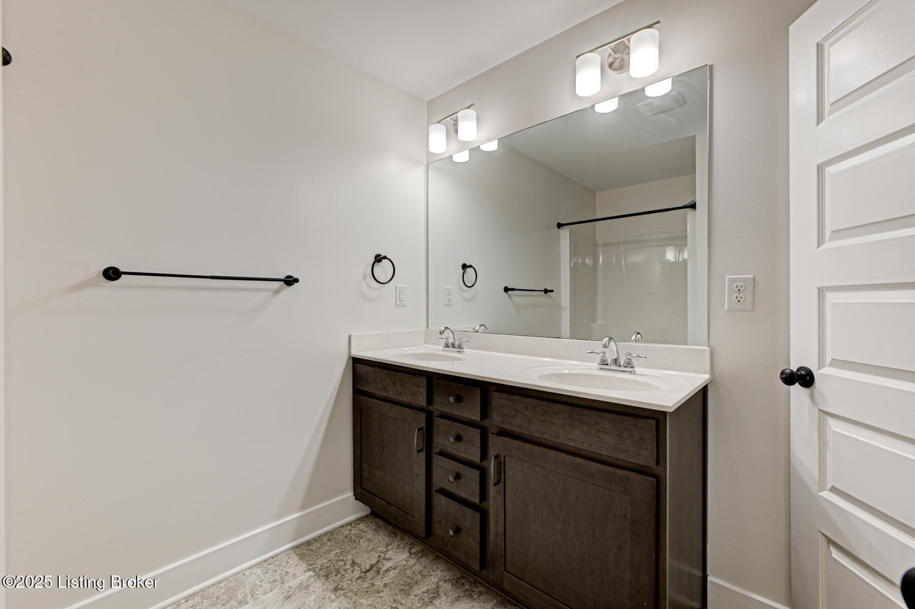 10938 Pheasant Hill Cir, Louisville, Kentucky image 14