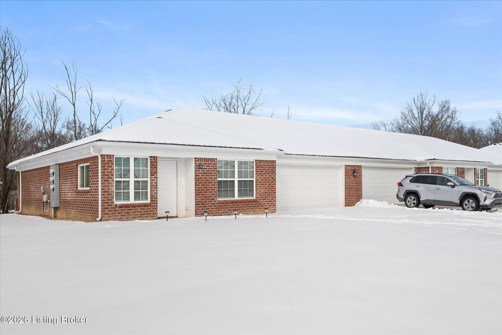 Photo of 6700 Woods Mill Dr, Louisville, KY 40272 (MLS # 1708141)