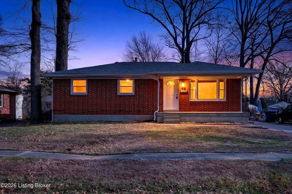 Photo of 5903 Hillwood Dr, Louisville, KY 40219 (MLS # 1707446)