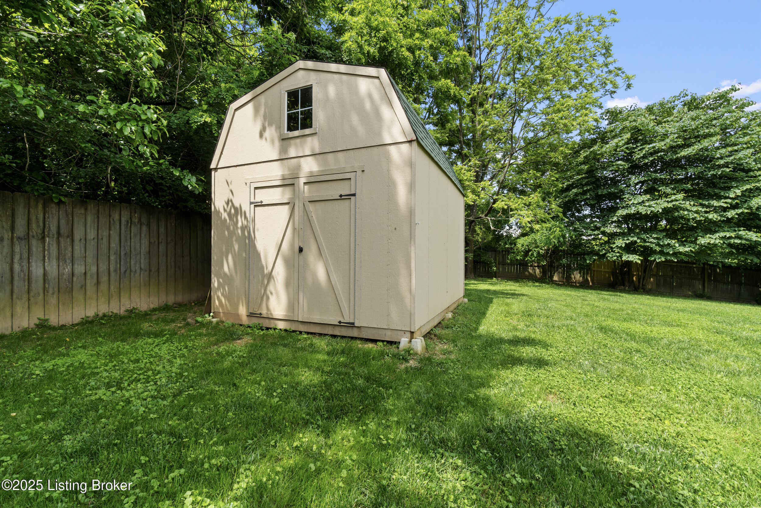 9116 Fox Chase Rd, Louisville, Pennsylvania image 7