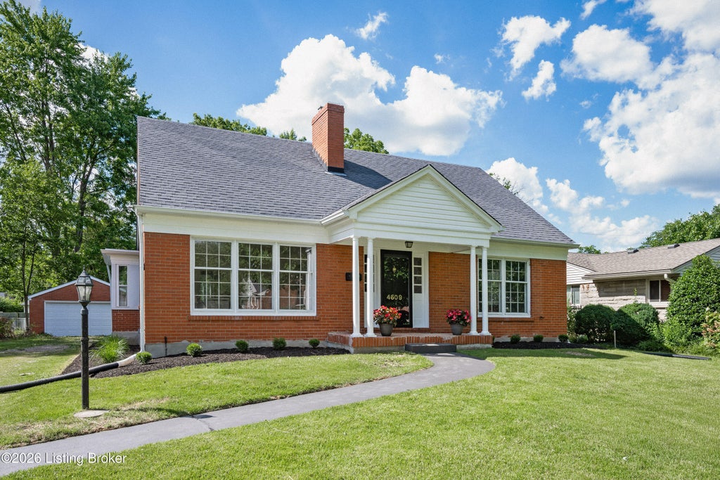 Photo of 4609 Tween Rd, Louisville, KY 40207 (MLS # 1729180)