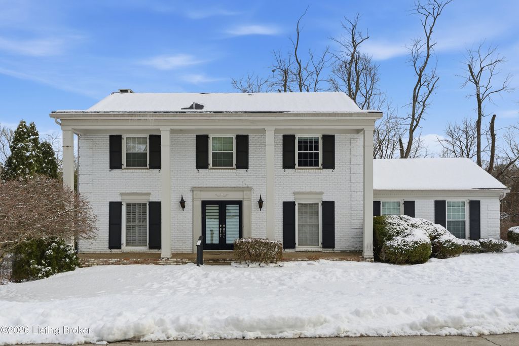 Photo of 5206 Moccasin Trail, Louisville, KY 40207 (MLS # 1710084)