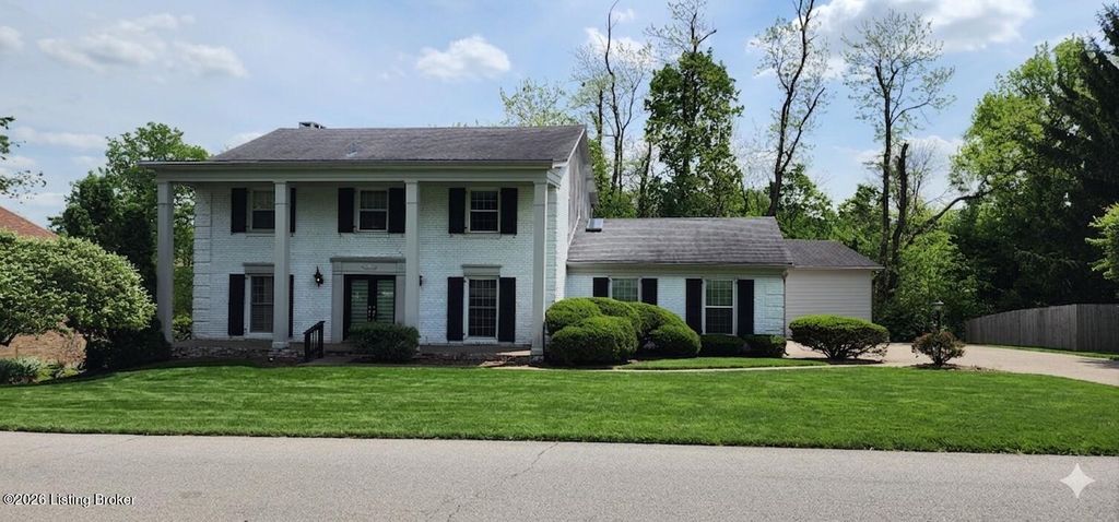 Photo of 5206 Moccasin Trail, Louisville, KY 40207 (MLS # 1710084)