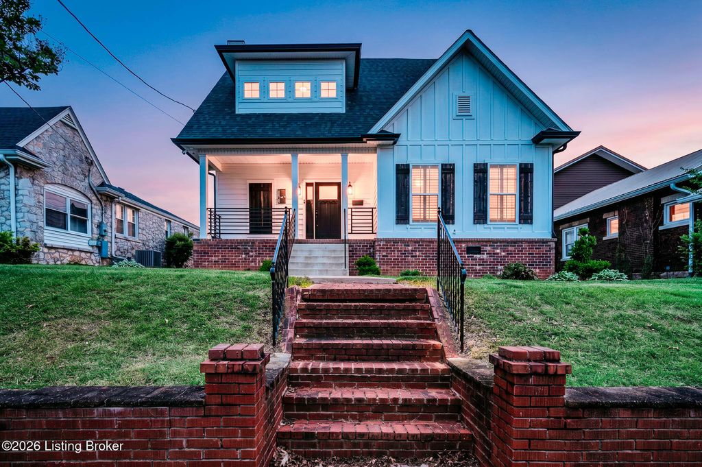 Photo of 1125 Magnolia St, Bowling Green, KY 42101 (MLS # 1716777)