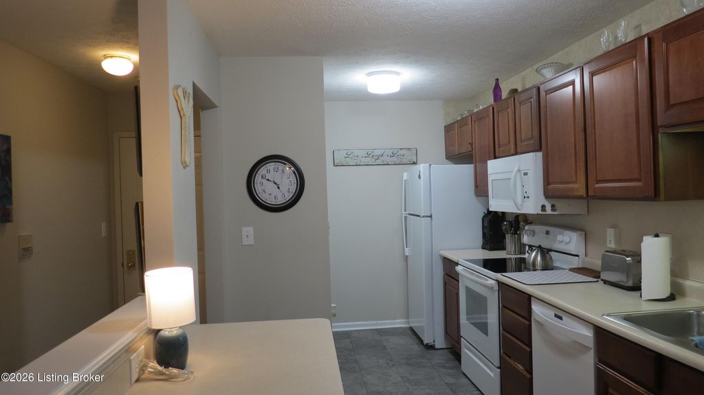 Photo of 10400 Southern Meadows Dr #APT 103, Louisville, KY 40241 (MLS # 1710186)