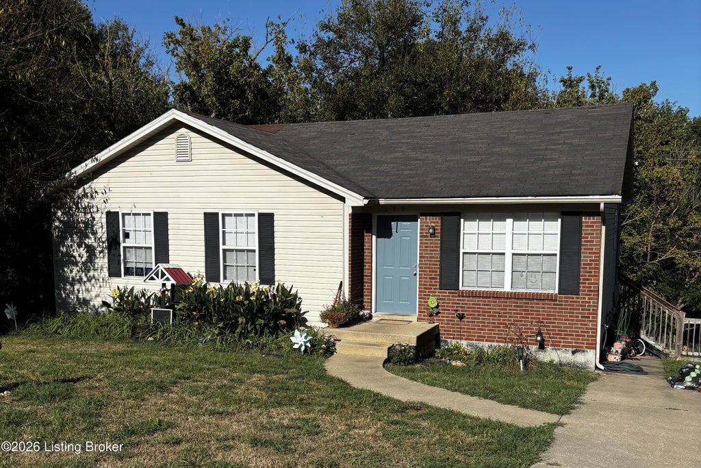 Photo of 199 Alto St, Shelbyville, KY 40065 (MLS # 1729232)