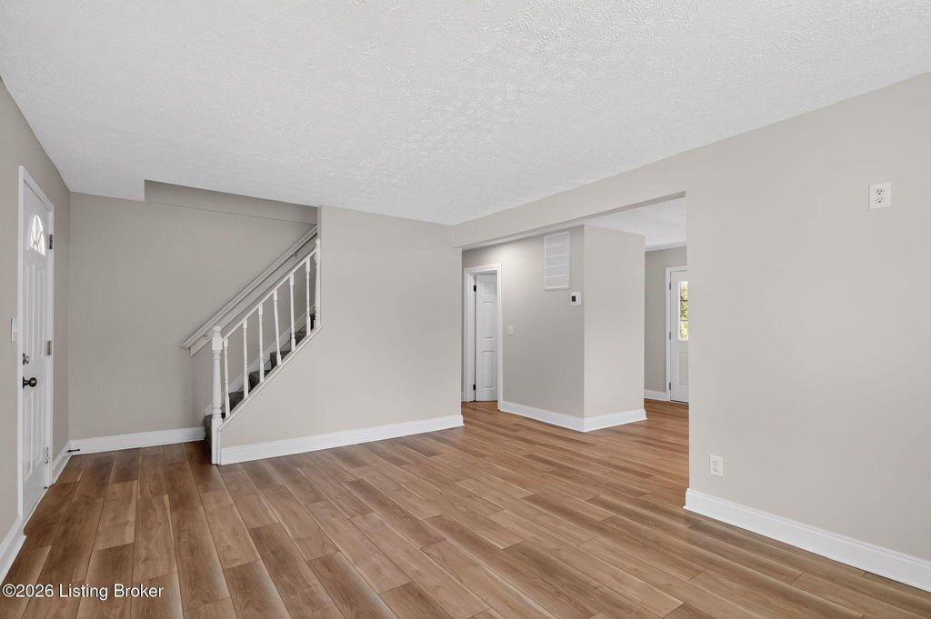 Photo of 2418 Donna Rd, Louisville, KY 40216 (MLS # 1714277)