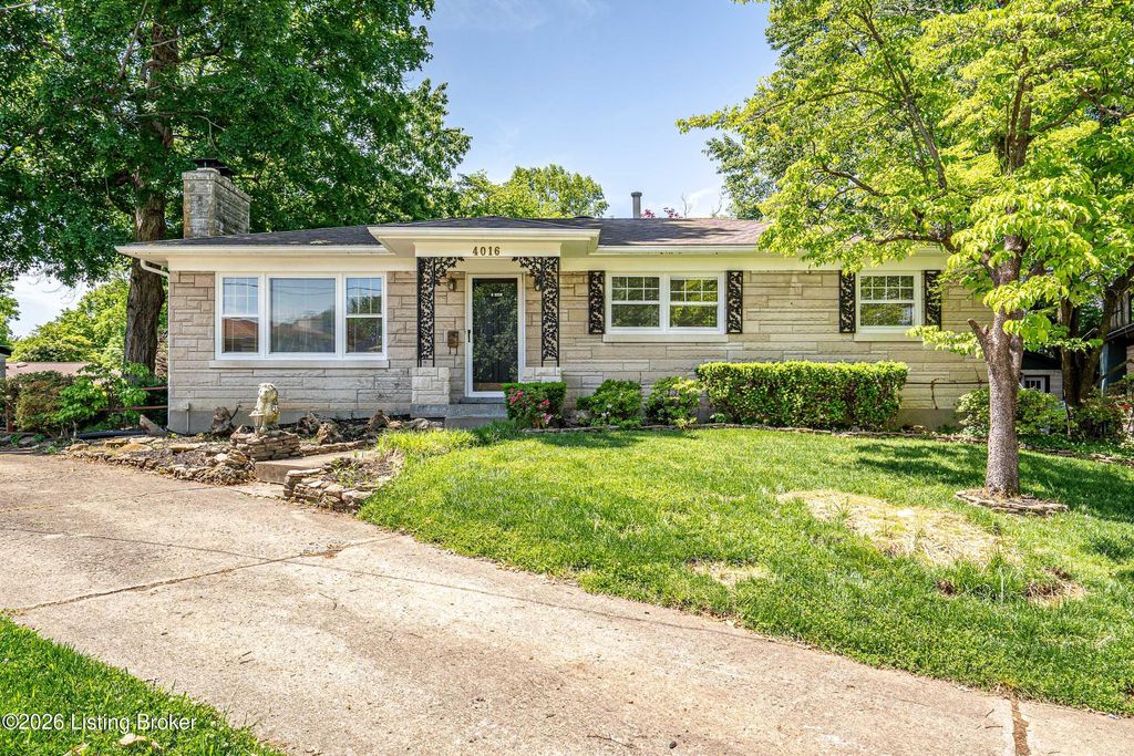 Photo of 4016 White Plains Ct, Louisville, KY 40218 (MLS # 1716710)