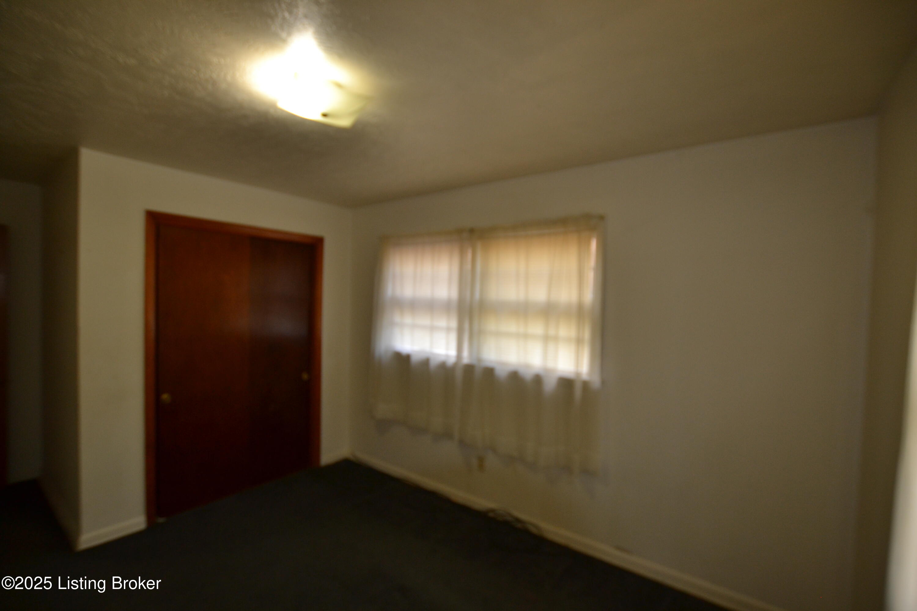 2430 Woodmont Dr, Louisville, Pennsylvania image 11