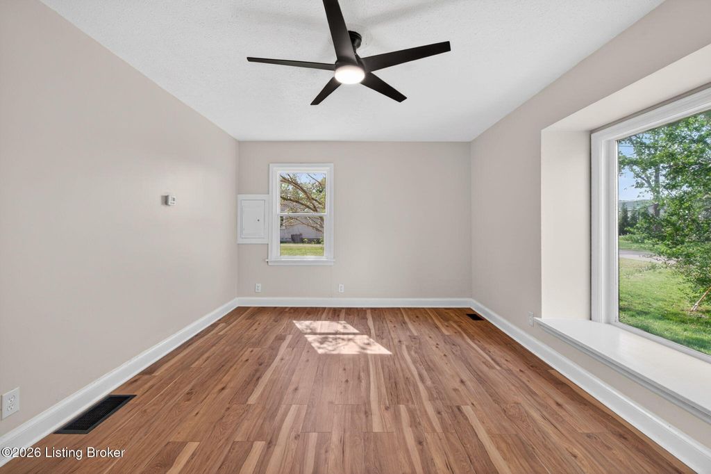 Photo of 4217 Kenton Ave, Louisville, KY 40213 (MLS # 1714549)