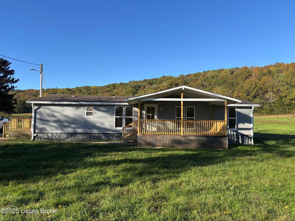 Photo of 91 Broughton Ln, Pleasureville, KY 40057 (MLS # 1701450)