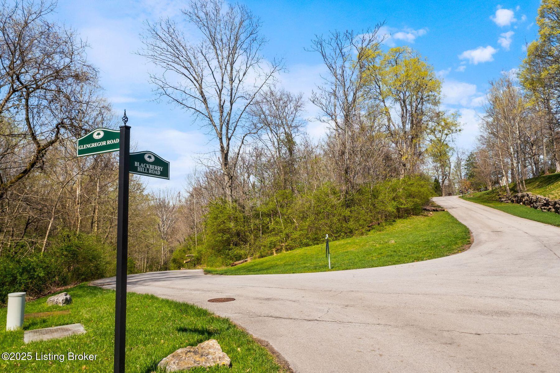 5001 Glengregor Rd, Glenview, Kentucky image 13