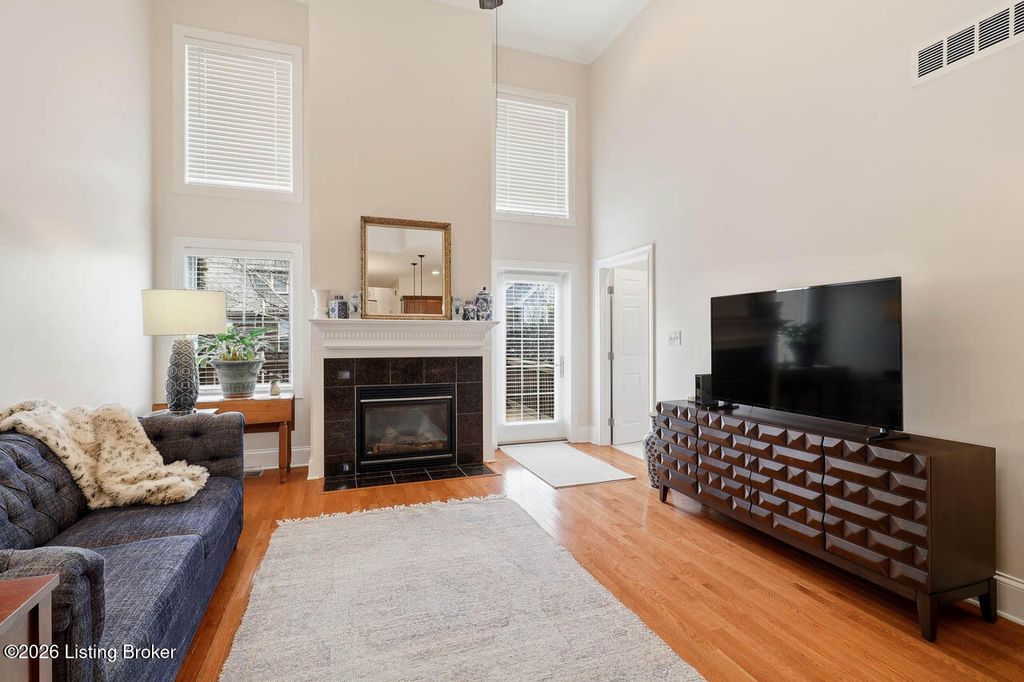 Photo of 10202 Dorsey Pointe Cir, Louisville, KY 40223 (MLS # 1709348)