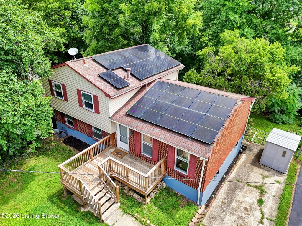 Photo of 5507 Oakcreek Ln, Louisville, KY 40291 (MLS # 1724043)