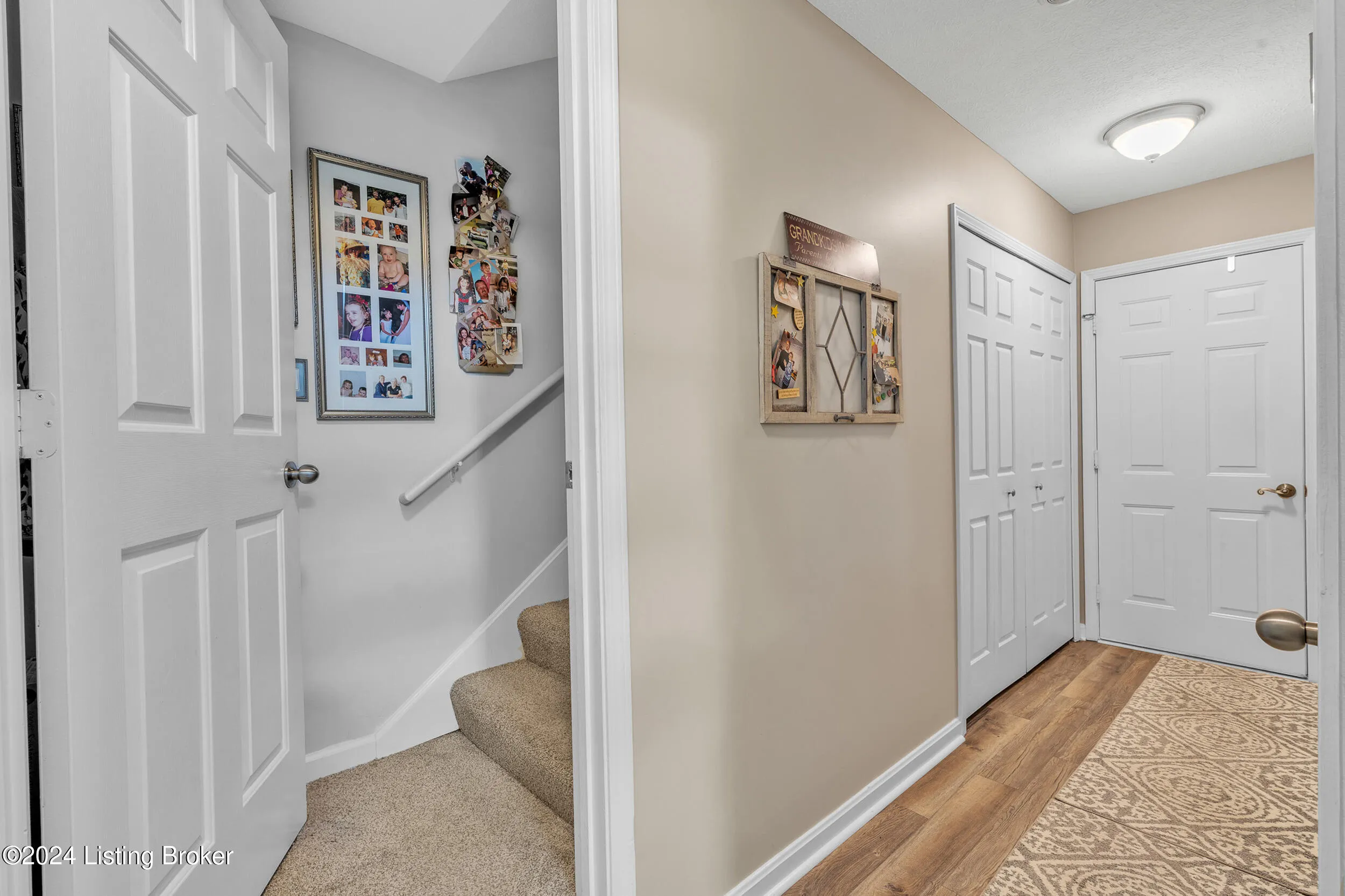 Louisville, Kentucky 40272, United States, 4 Bedrooms Bedrooms, ,3 BathroomsBathrooms,Residential,Active,37372