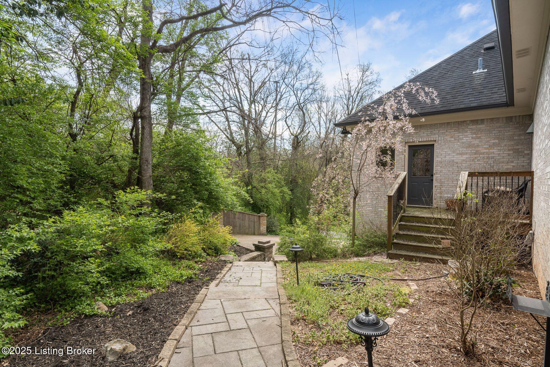 2811 Alta Vista Ct, Louisville, Kentucky image 39