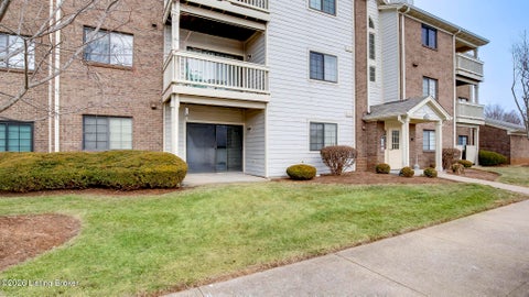 Homes For Sale - 8417 Ambrosse Ln #101<br/> Louisville, KY 40299
