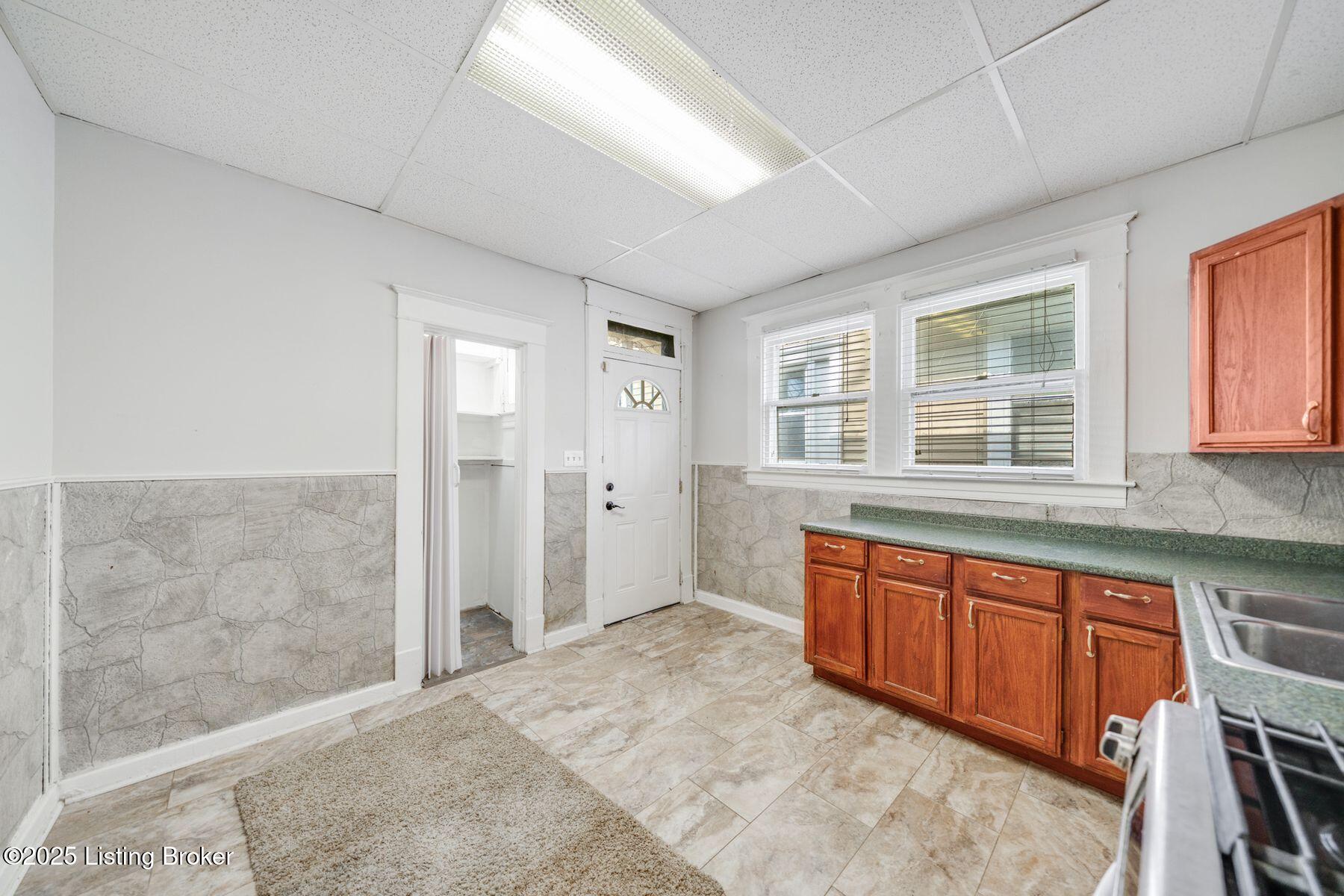 802 Sutcliffe Ave, Louisville, Kentucky image 12