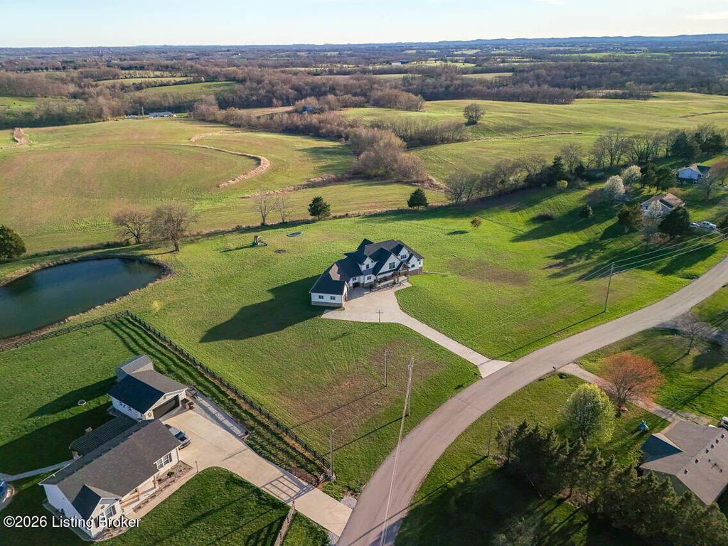 Photo of 157 Tindale Dr, Taylorsville, KY 40071 (MLS # 1711459)