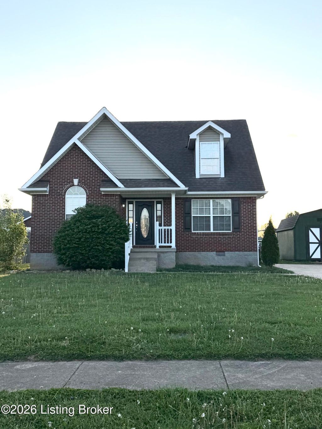 Photo of 213 Farmview Dr, Mt Washington, KY 40047 (MLS # 1714903)