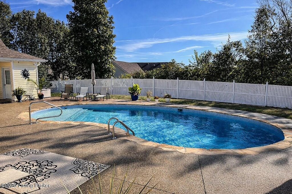 Photo of 509 Maple Crest Way, Elizabethtown, KY 42701 (MLS # 1708763)