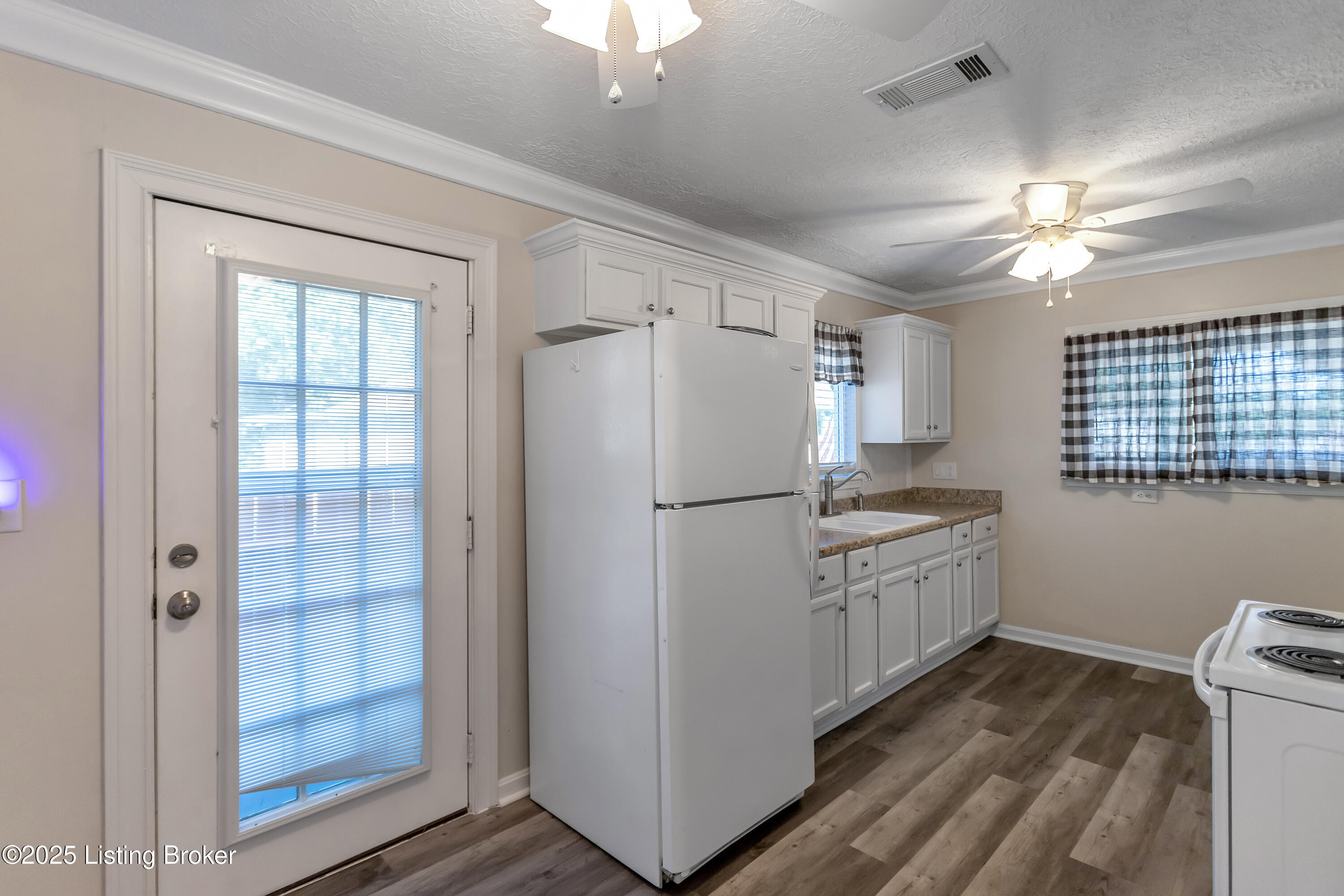 161 Hedgewood Ct, Louisville, Kentucky image 31