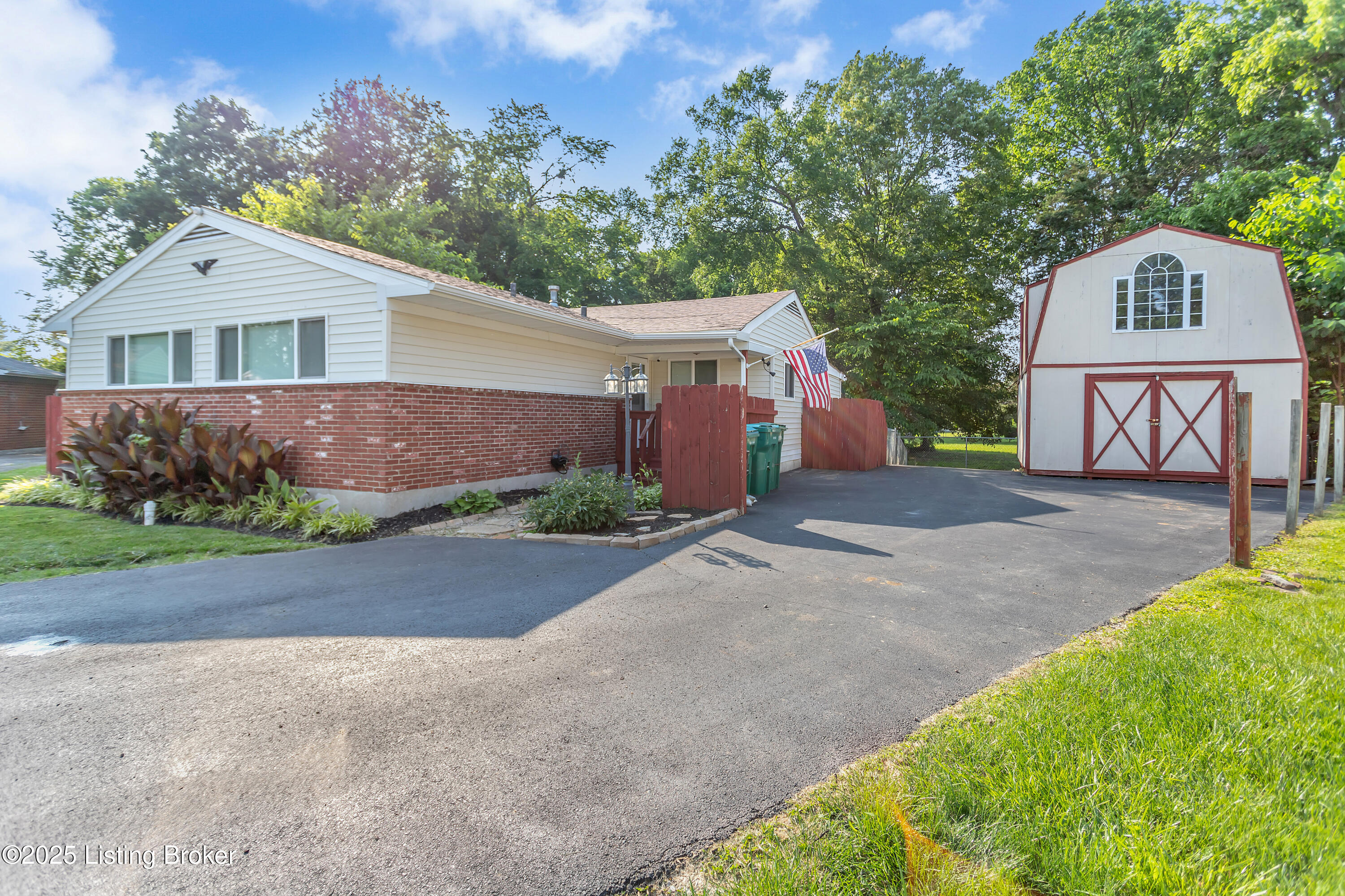 161 Hedgewood Ct, Louisville, Kentucky image 44