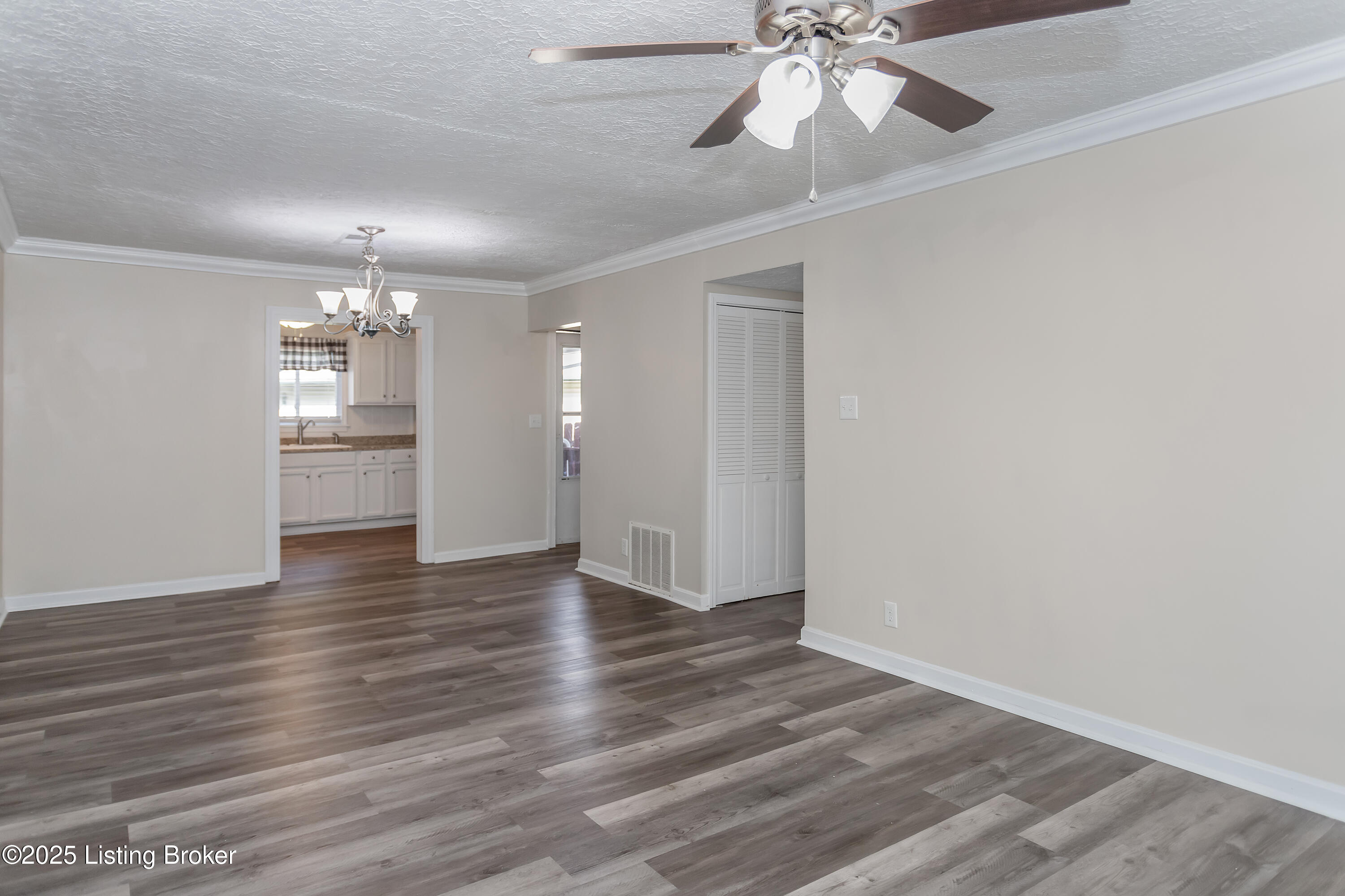 161 Hedgewood Ct, Louisville, Kentucky image 6