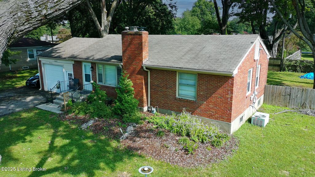 Photo of 10003 3rd Street Rd, Louisville, KY 40272 (MLS # 1701595)