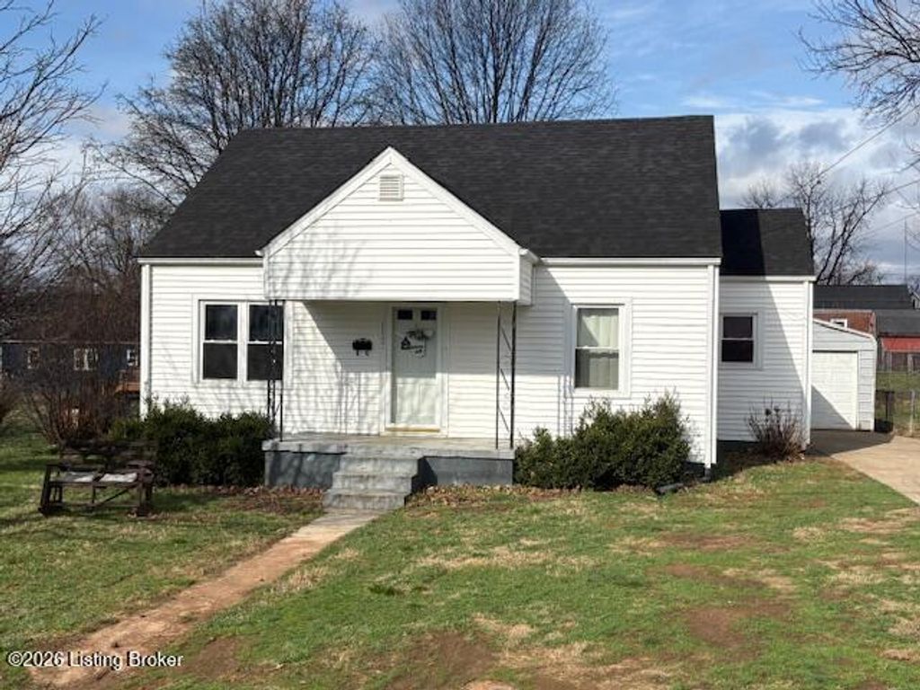 Photo of 112 S Kennett Ave, Bardstown, KY 40004 (MLS # 1710878)